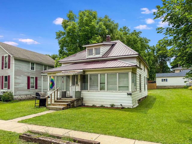 319 W Saginaw Street, St Louis, MI 48880