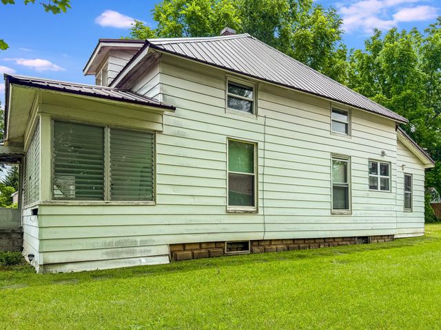 319 W Saginaw Street, St Louis, MI 48880