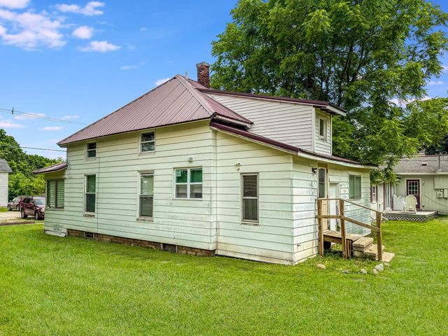 319 W Saginaw Street, St Louis, MI 48880