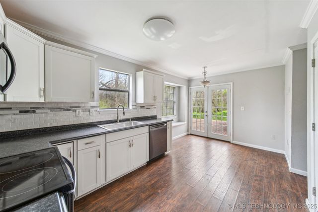 5613 S Juniper Avenue, Broken Arrow, OK 74011