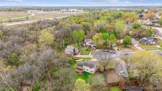 5613 S Juniper Avenue, Broken Arrow, OK 74011