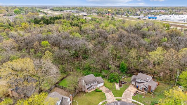 5613 S Juniper Avenue, Broken Arrow, OK 74011