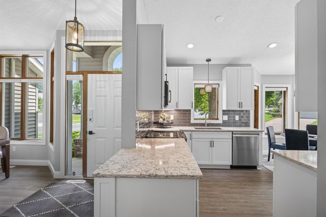 1001 E Travelers Trail, Burnsville, MN 55337