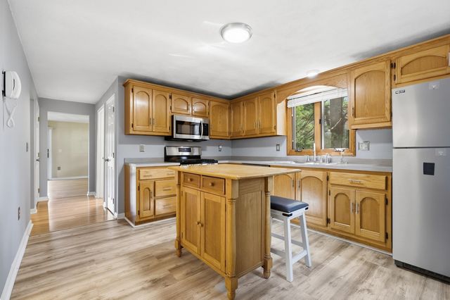 49 School St, Tewksbury, MA 01876