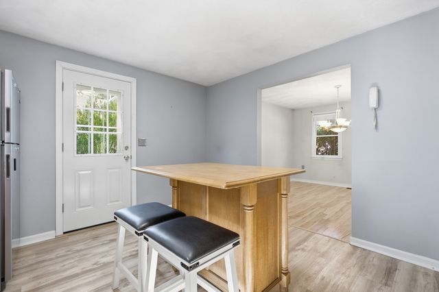 49 School St, Tewksbury, MA 01876