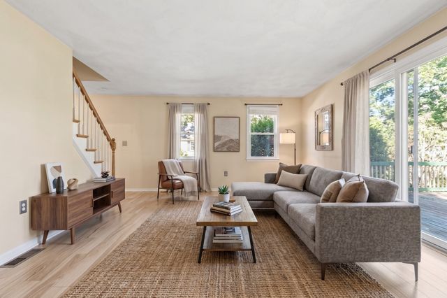 49 School St, Tewksbury, MA 01876