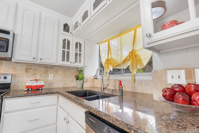 754 Cypresshill, San Antonio, TX 78245