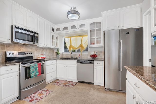 754 Cypresshill, San Antonio, TX 78245