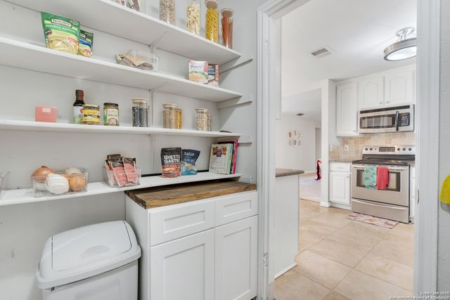 754 Cypresshill, San Antonio, TX 78245