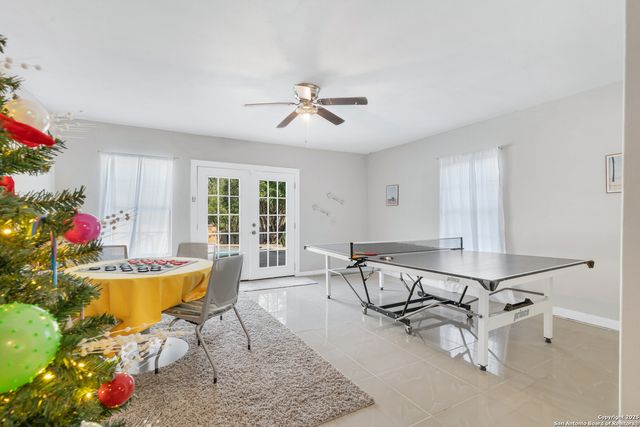 754 Cypresshill, San Antonio, TX 78245