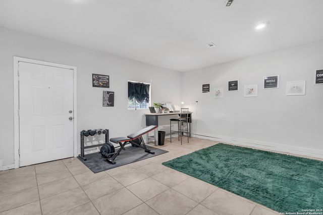 754 Cypresshill, San Antonio, TX 78245