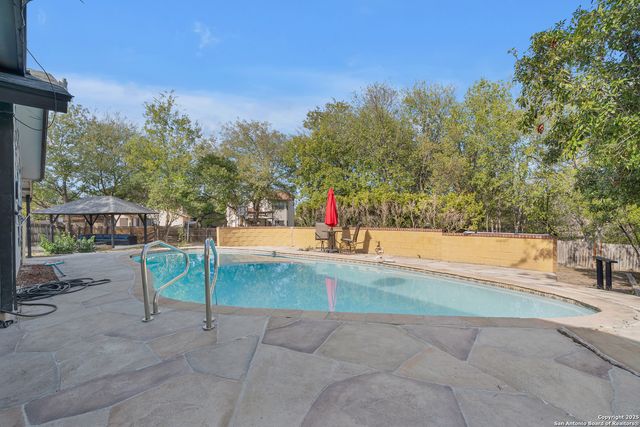 754 Cypresshill, San Antonio, TX 78245