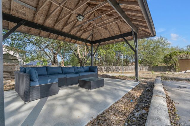 754 Cypresshill, San Antonio, TX 78245