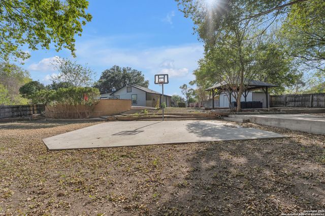 754 Cypresshill, San Antonio, TX 78245