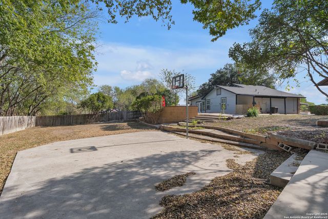 754 Cypresshill, San Antonio, TX 78245