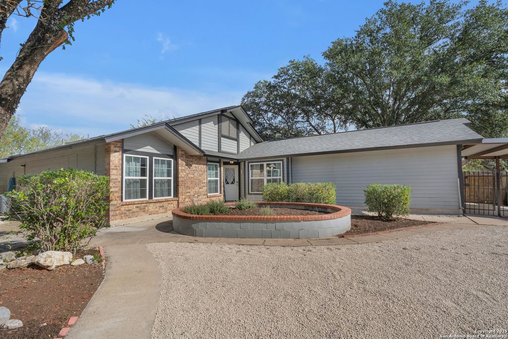 754 Cypresshill, San Antonio, TX 78245