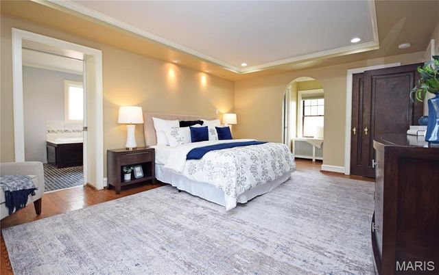 7424 Buckingham Drive, Clayton, MO 63105