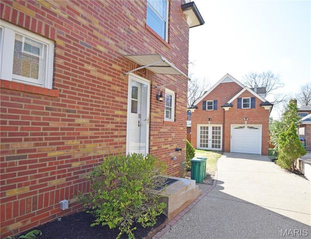 7424 Buckingham Drive, Clayton, MO 63105