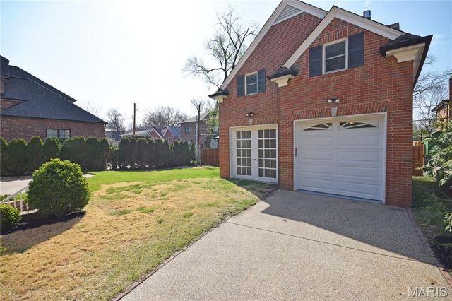 7424 Buckingham Drive, Clayton, MO 63105