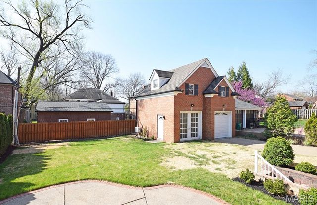 7424 Buckingham Drive, Clayton, MO 63105