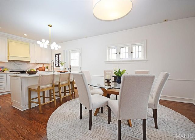 7424 Buckingham Drive, Clayton, MO 63105