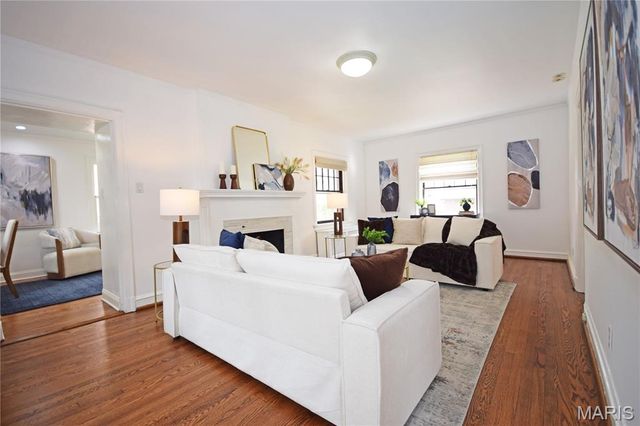 7424 Buckingham Drive, Clayton, MO 63105
