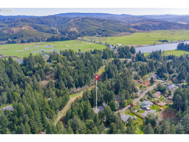 95048 TIMBER PARK Ln, Coos Bay, OR 97420