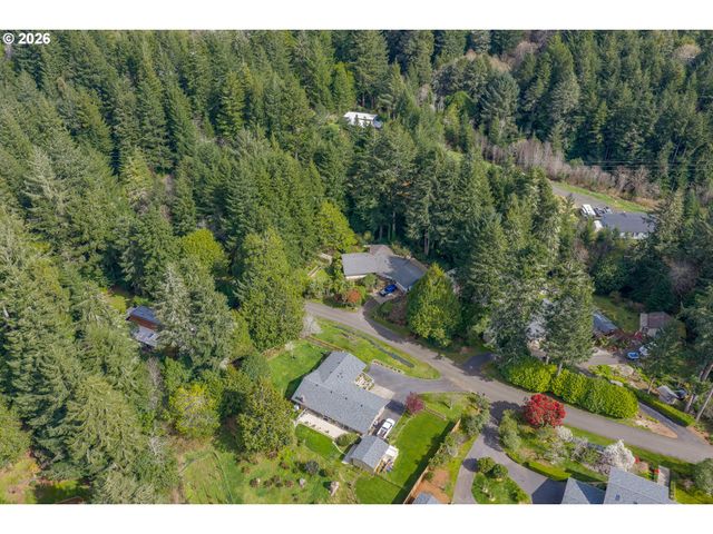 95048 TIMBER PARK Ln, Coos Bay, OR 97420
