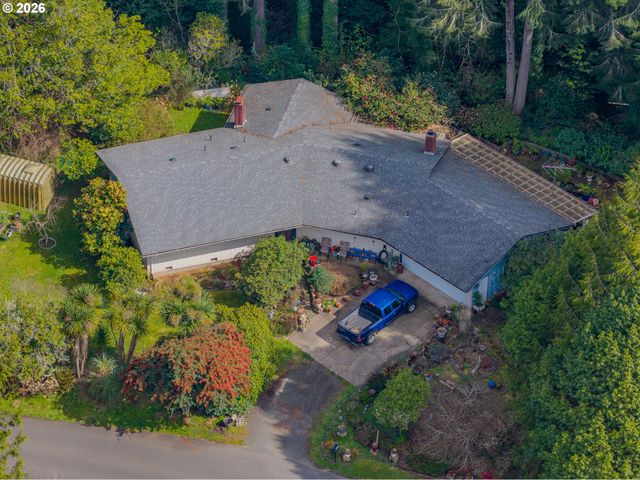 95048 TIMBER PARK Ln, Coos Bay, OR 97420