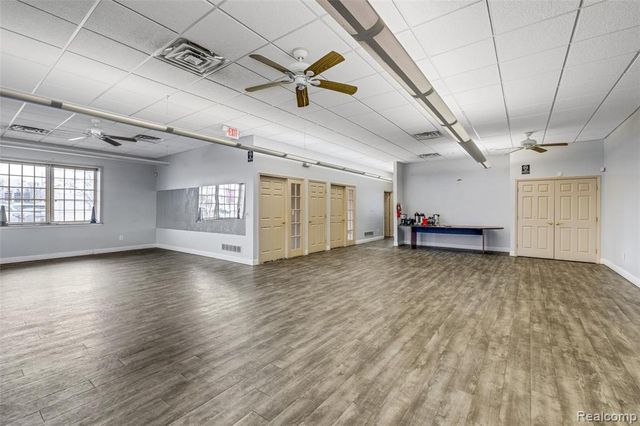 18400 E 9 Mile Road, Eastpointe, MI 48021