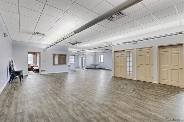 18400 E 9 Mile Road, Eastpointe, MI 48021