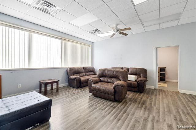 18400 E 9 Mile Road, Eastpointe, MI 48021