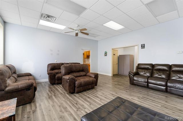 18400 E 9 Mile Road, Eastpointe, MI 48021