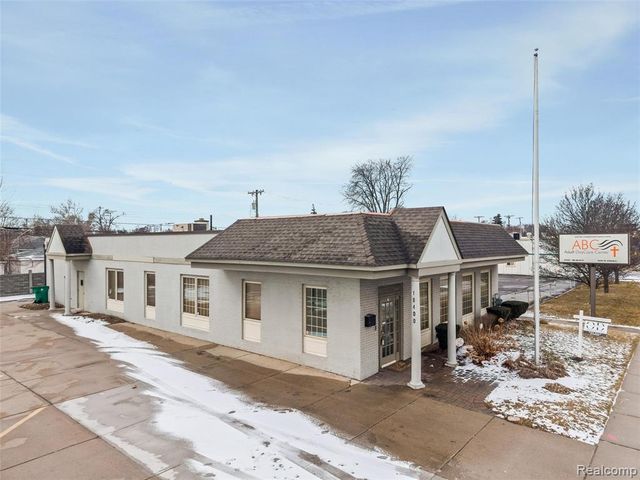 18400 E 9 Mile Road, Eastpointe, MI 48021