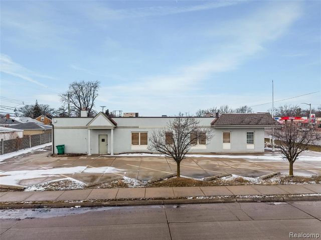 18400 E 9 Mile Road, Eastpointe, MI 48021