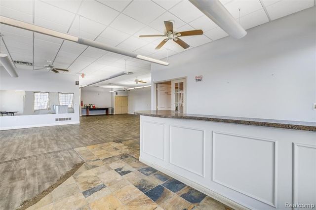 18400 E 9 Mile Road, Eastpointe, MI 48021