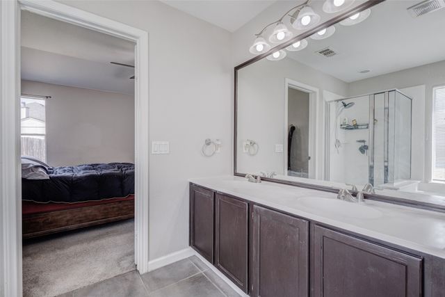 951 Zachary Drive, Arlington, TX 76002