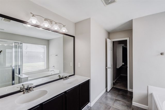 951 Zachary Drive, Arlington, TX 76002