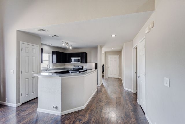 951 Zachary Drive, Arlington, TX 76002