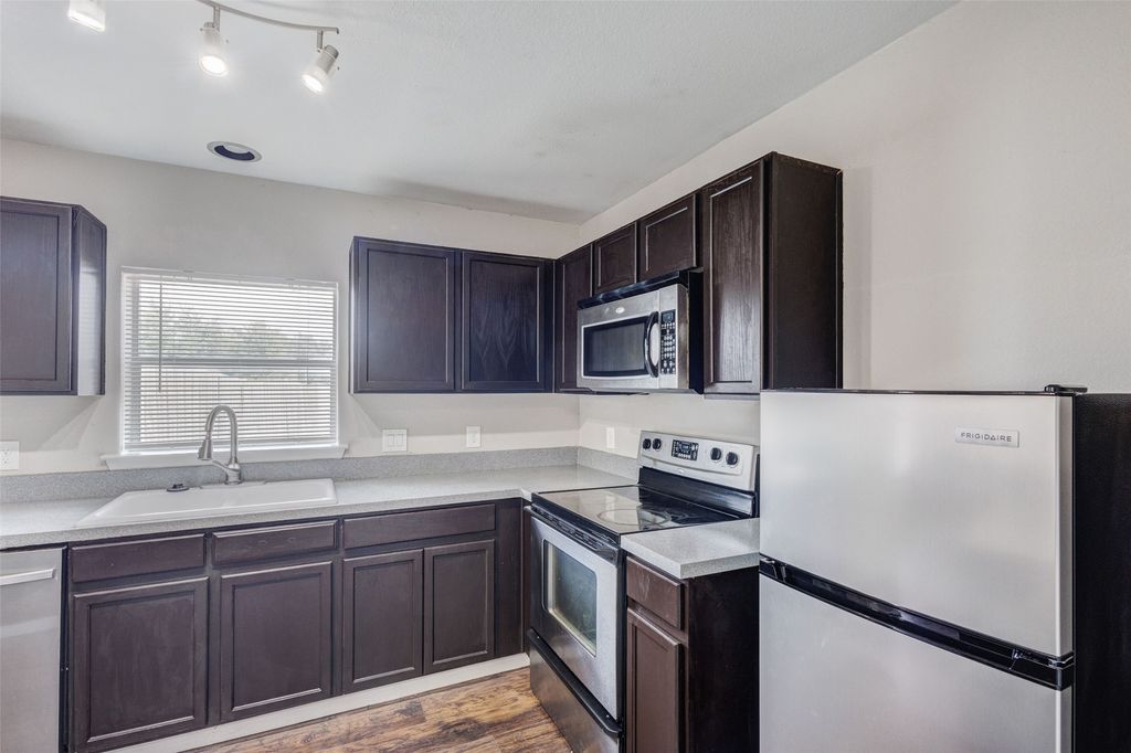 951 Zachary Drive, Arlington, TX 76002 — photo 5