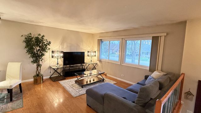 1326 Degener Avenue, Elmhurst, IL 60126
