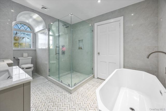 30 Wildwood Drive, Great Neck, NY 11024