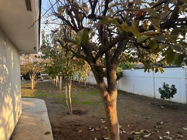 4984 Belmont Avenue, Fresno, CA 93727