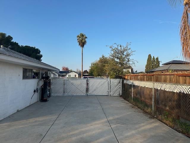 4984 Belmont Avenue, Fresno, CA 93727