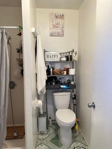 4984 Belmont Avenue, Fresno, CA 93727