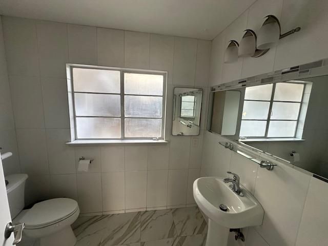 4984 Belmont Avenue, Fresno, CA 93727