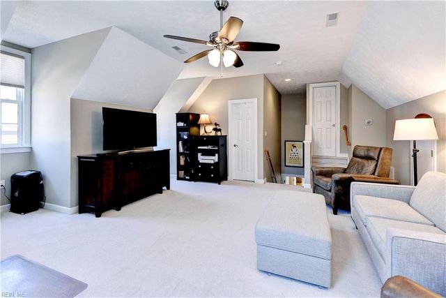 109 Hollinwell, Williamsburg, VA 23188