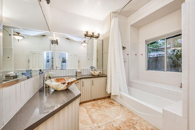 10155 N Edgewood Drive, Fresno, CA 93720