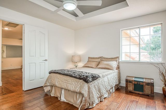 10155 N Edgewood Drive, Fresno, CA 93720