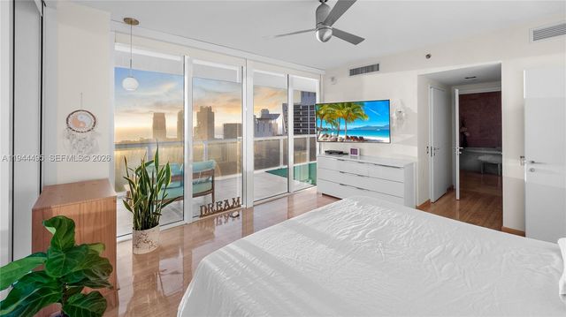 450 Alton Rd 2810, Miami Beach, FL 33139